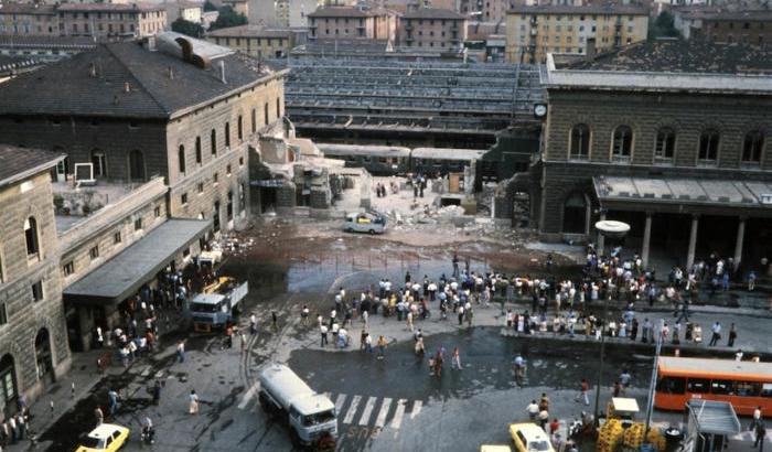 Strage alla stazione di Bologna