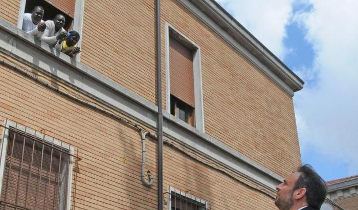 Il Centro di accoglienza presso l'ex Caserma Serena di Casier (Tv)