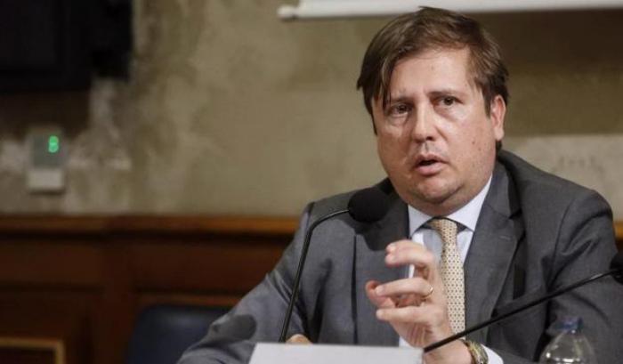 Sileri: "A portare i contagi sono quelli che rientrano dalle vacanze, non i migranti"