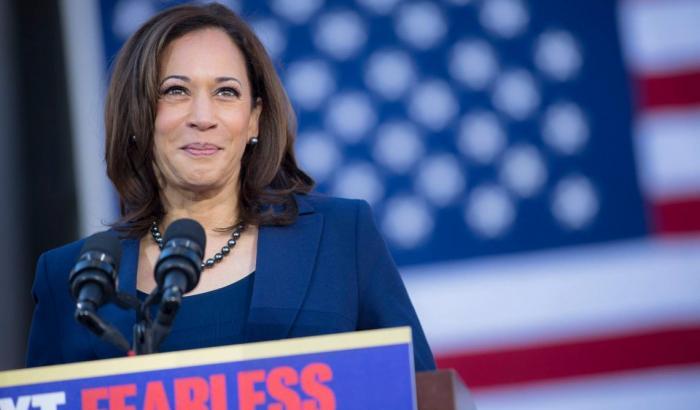 Kamala Harris: "Con la Barrett Trump vuole negare il diritto all'aborto negli Usa"