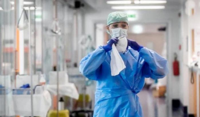 Covid, calano ricoveri e terapie intensive ma altri 377 morti e tasso di positività al 5,%