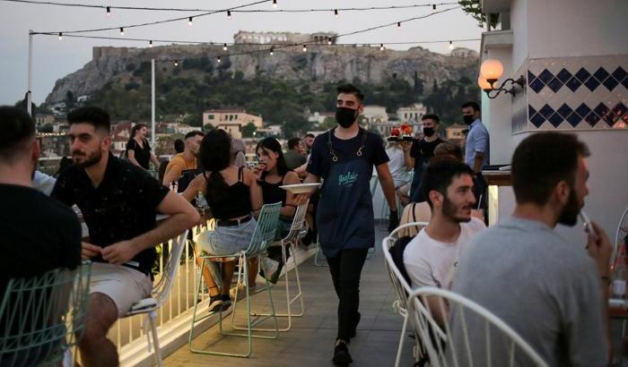 Contagi in risalita: la Grecia impone nuove restrizioni nelle aree più turistiche