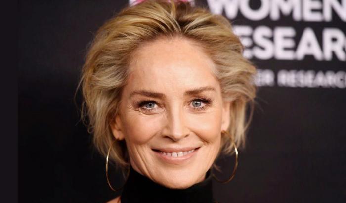 Sharon Stone loda Zingaretti: "Il vaccino è un bene comune"