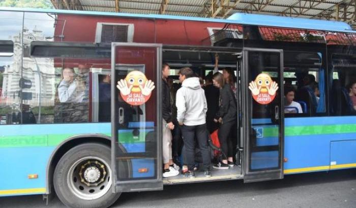 Condannato per stupro: la destra gli affida il consorzio dei trasporti della Basilicata