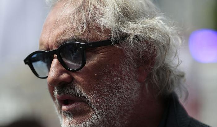 Signor Briatore, sappia che lei non è un ricco ma solo un pidocchio rifatto