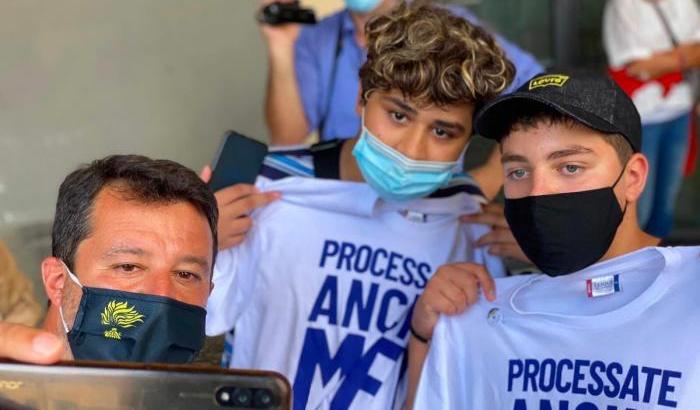 La rete si ribella all'odio e #laPeggiore_DESTRA_diSempre diventa virale