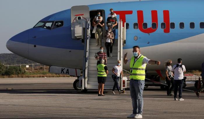 Il volo della Tui dove è scoppiato il focolaio Covid-19