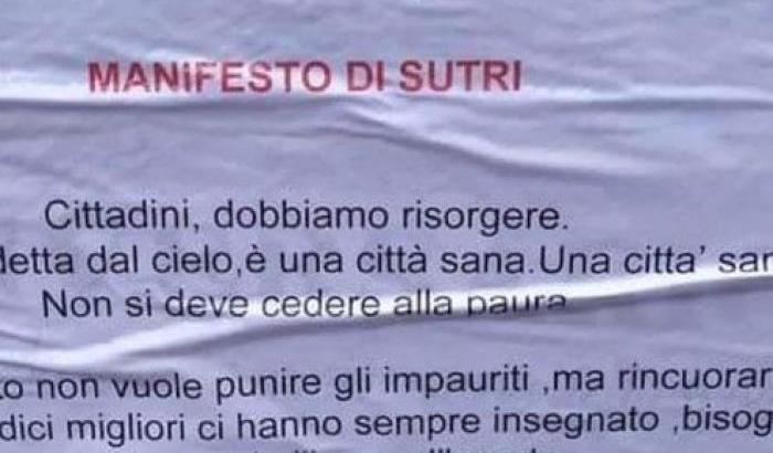 Il delirante Manifesto no mask di Sutri firmato Sgarbi: "Cittadini, siate liberi. Dio è con noi"