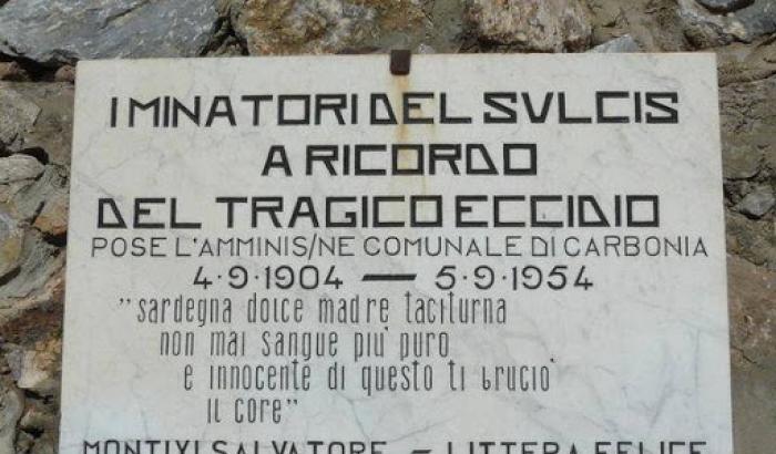 La targa in memoria