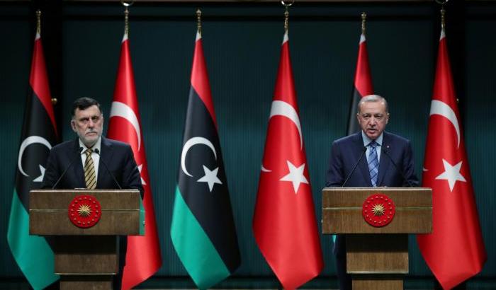 In Libia Erdogan punta sull'uomo forte di Misurata. E Sarraj ingoia il rospo