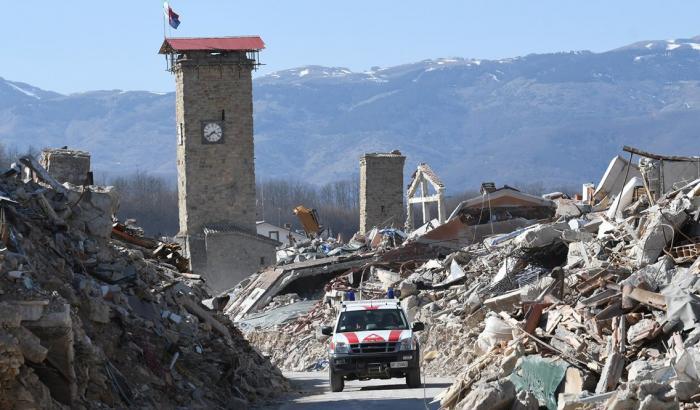 Ad Amatrice la vita non riprende: l'unica scuola è chiusa perché mancano gli insegnanti