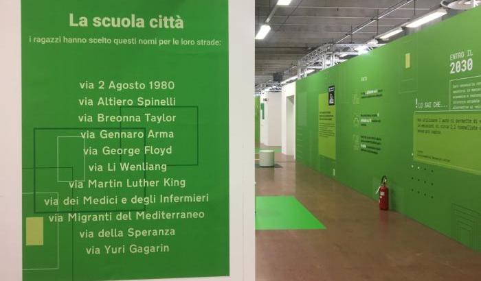 Gli studenti bolognesi dedicano la nuova scuola in Fiera agli eroi dell'antifascismo e dell'antirazzismo