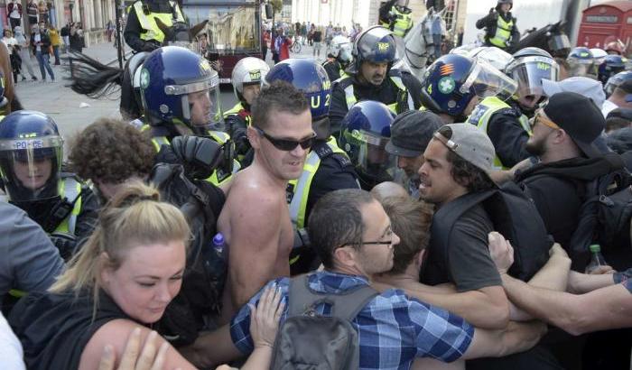 00057E44-negazionisti-a-londra Negazionisti a Londra