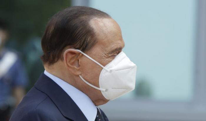 Alla fine Berlusconi non spacca l'opposizione e vota No al Mes