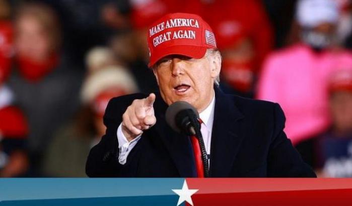 Trump si confonde al comizio: "Il primo ministro Macron mi piace molto..."