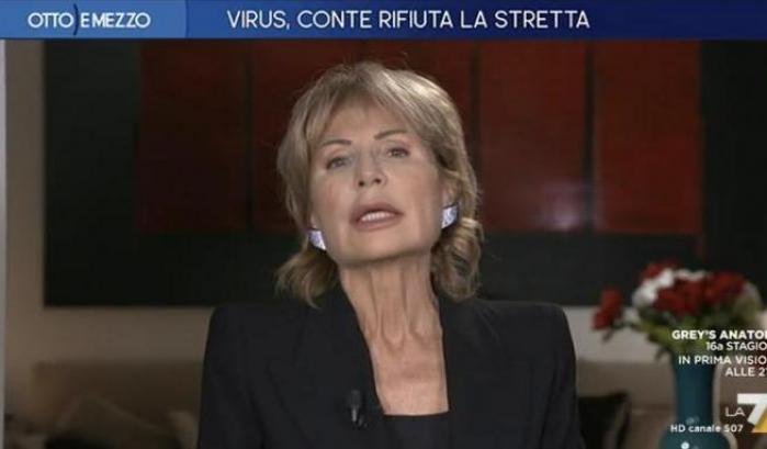 Lilli Gruber conduce Otto e mezzo da casa: "Sono negativa ma un mio collaboratore è positico al Covid"