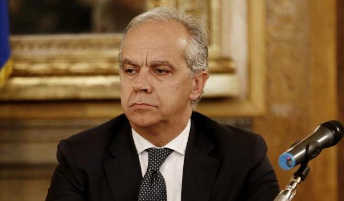 Il prefetto di Roma Piantedosi: “Da venerdì chiuderemo alcune piazze. Ristoranti e negozi sempre aperti”