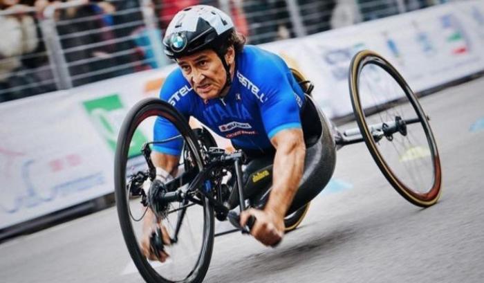 Alex Zanardi, un anno dopo l'incidente: "Nessun miglioramento cruciale, ma la fibra è buona"