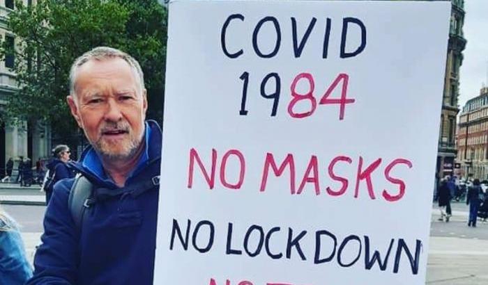 Manifestazione anti-lockdown a Londra: in migliaia senza mascherina