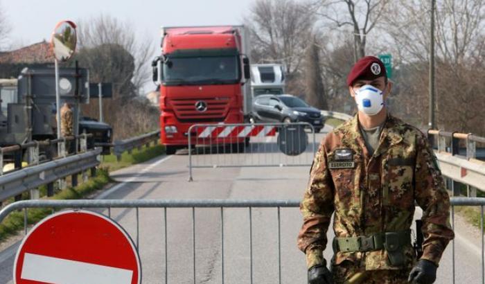 I medici: "Chiudere le Regioni può non bastare. Isolare le zone ad alto contagio"