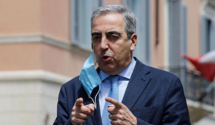 Le parole fuori luogo di Gasparri il 'virologo': "Speranza va cacciato"