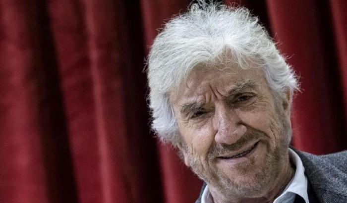 Addio a Gigi Proietti: il grande attore morto dopo un attacco cardiaco