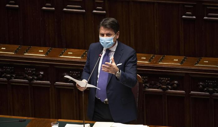 Conte in Parlamento: "Coprifuoco serale e fasce di rischio diverse per Regioni"