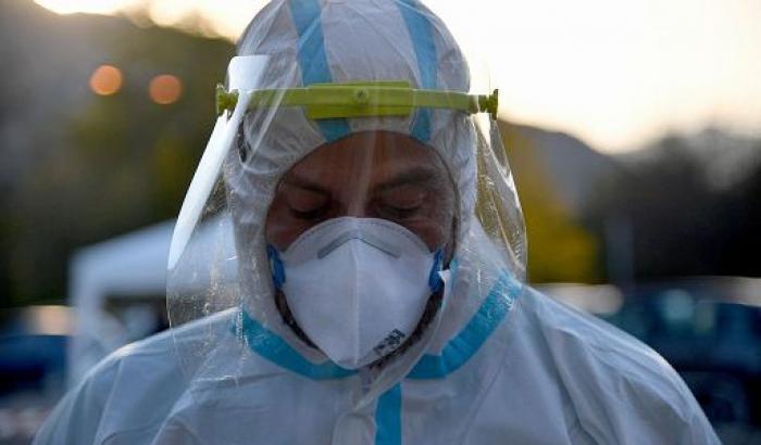 Gimbe avverte: "I contagi risaliranno, ma quanto dipende dai cittadini"