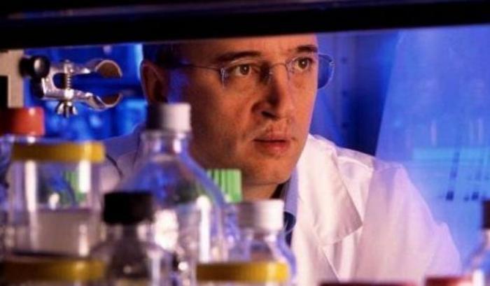 L'immunologo Cossarizza svela un dettaglio non da poco: "Chi si vaccina potrebbe anche rimanere contagioso"