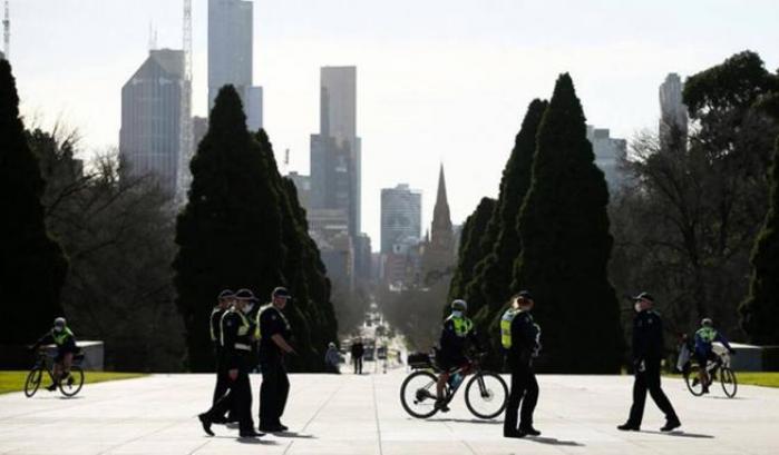 Mini lockdown di sei giorni nel sud dell'Australia: possibile focolaio in un hotel