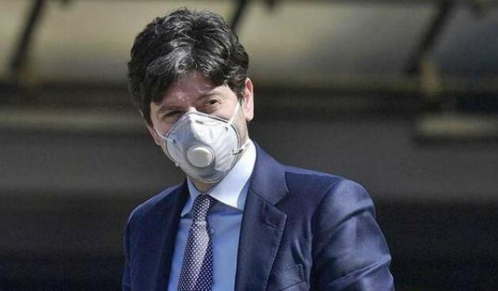 Speranza: "Segnali positivi ci sono, ma ancora insufficienti. No al liberi tutti"