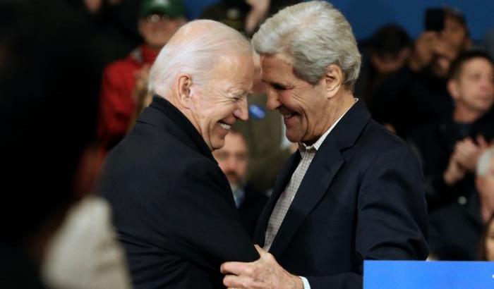 Biden e John Kerry