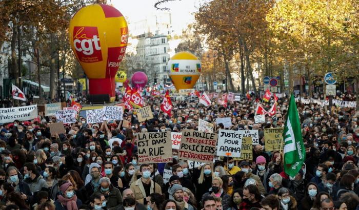 Corteo a Parigi