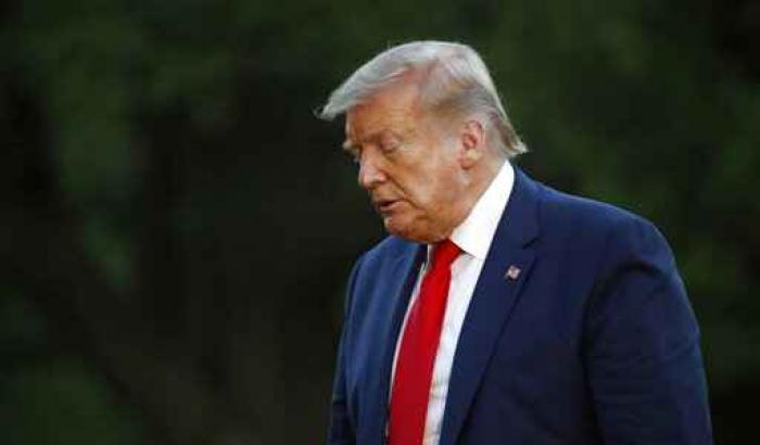 Trump che rischia l'arresto ora fa l'agnellino: "Garantirò la transizione"