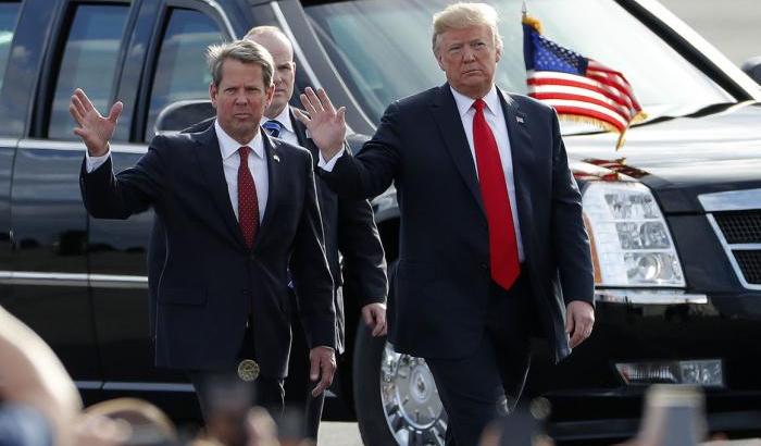 Trump attacca ancora il governatore repubblicano della Georgia che ha certificato la vittoria di Biden