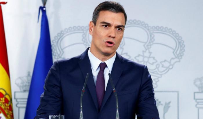 Il premier spagnolo Sanchez disponibile a farsi vaccinare in pubblico
