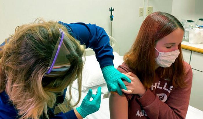 Negli Usa Moderna ha iniziato i test del vaccino anti-Covid sugli adolescenti