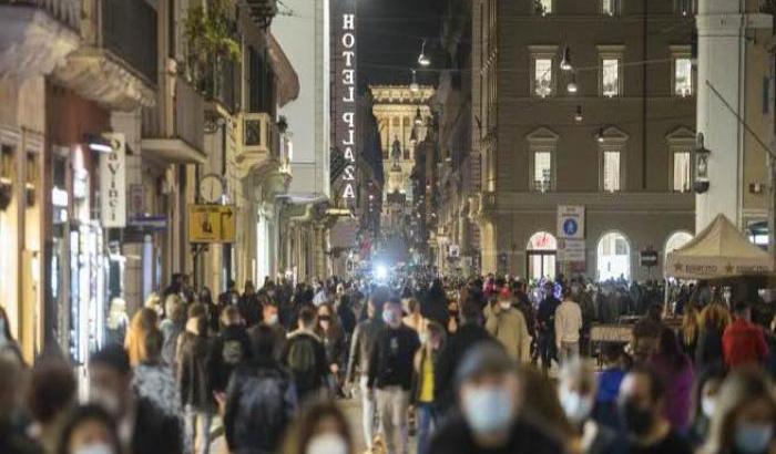 L'Iss insiste: "Spostarsi a Natale è un pericolo, il Governo mantenga le restrizioni"