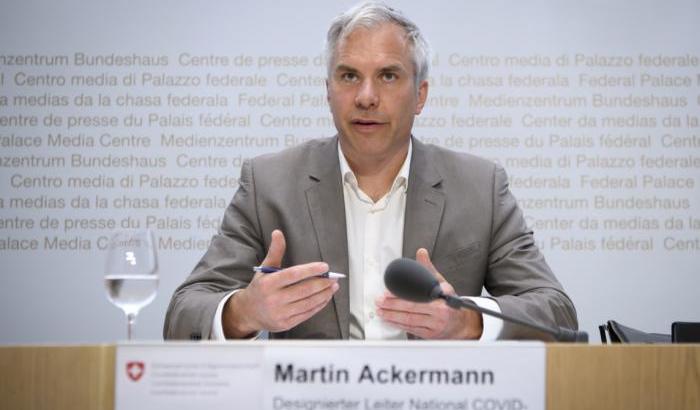 Altro che piste da sci: i medici della Svizzera chiedono il lockdown totale