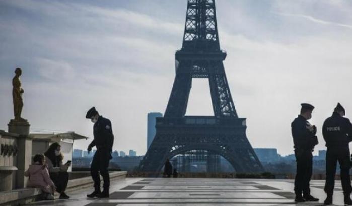 La Francia esce dal lockdown, ma rimane il coprifuoco alle 20
