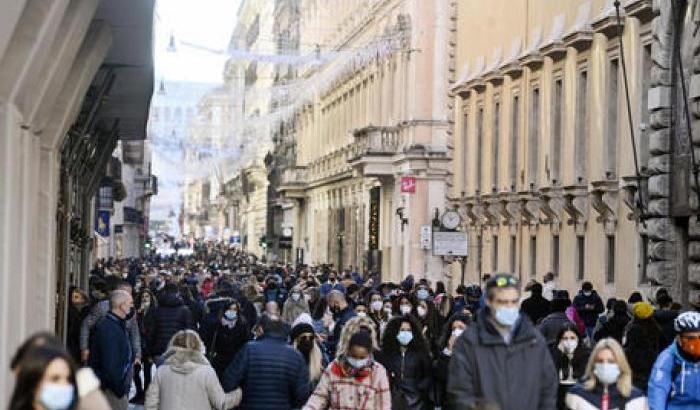 Il Cts opta per la linea dura: "Misure da zona rossa o arancione per tutta Italia"