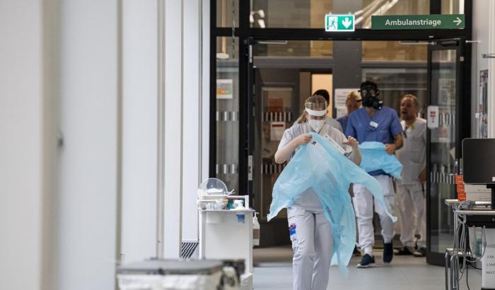 Dopo la strigliata del Re, il Governo svedese vara nuove misure più severe contro il Covid
