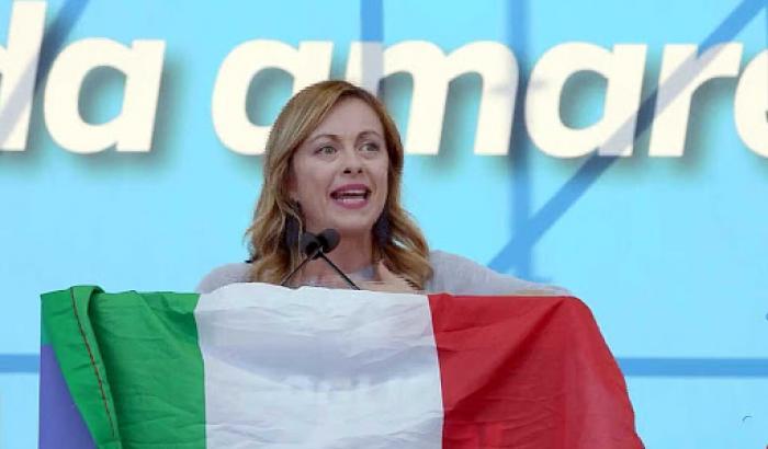 Meloni torna al 'date figli alla patria': "La natalità non è tra i piani di Conte e della Ue"