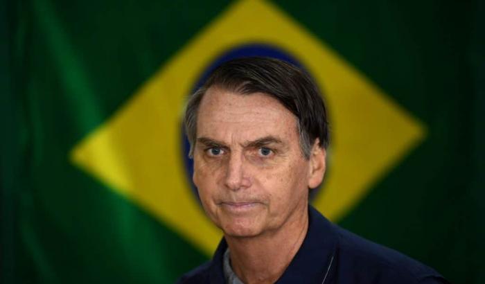 Bolsonaro il genocida: "Io dittatore? Non ho costretto la gente a casa per il covid"