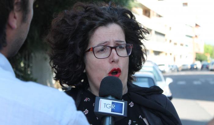 L'idea choc della consigliera M5s: "Per fermare gli uomini violenti assoldate un sicario"