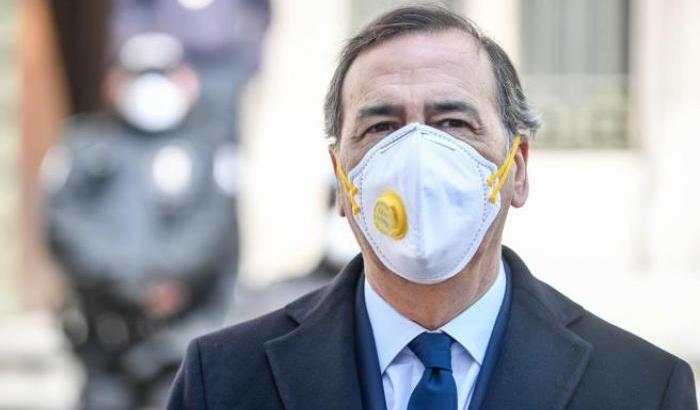 Sala incalza i politici che ammiccano ai no-vax: "Dicano che si vaccineranno"