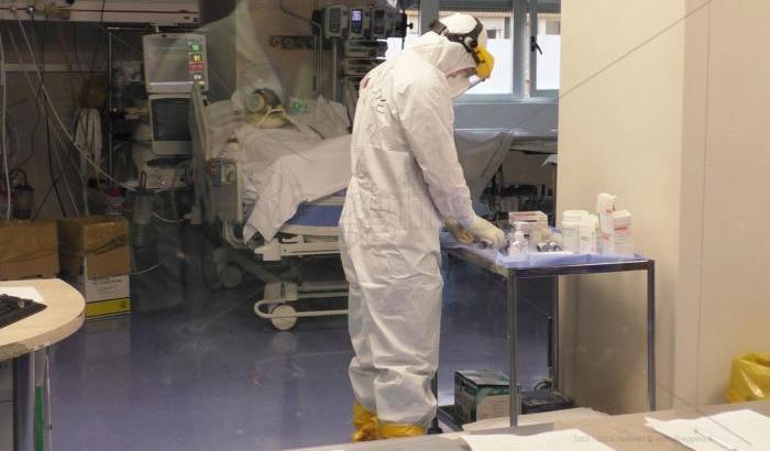 Strage Covid: 551 morti in un giorno e terapie intensive vicine al collasso