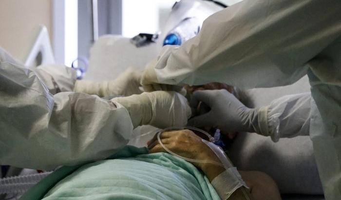 Triste primato: negli ultimi 83 giorni più morti di Covid rispetto ai primi 226