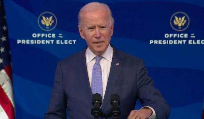 Biden adesso alza i toni: "Trump ha fomentato l'assalto alla democrazia"