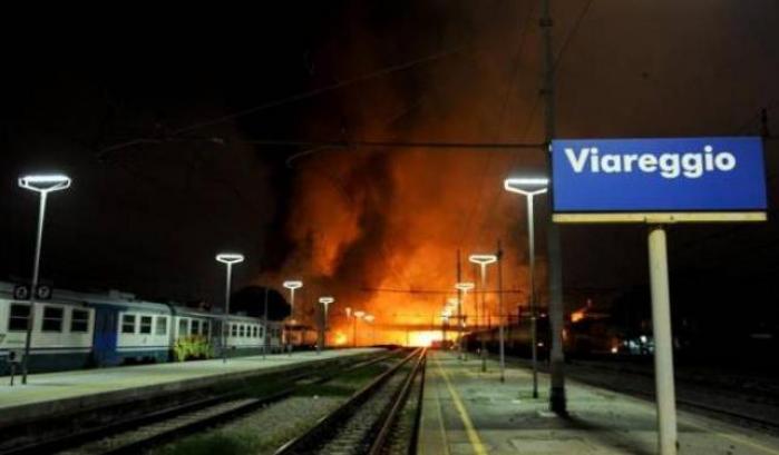 Strage di Viareggio: prescritti in Cassazione gli omicidi colposi, la disperazione dei familiari